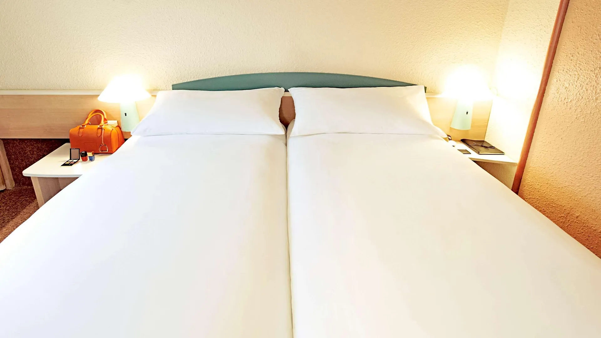 Ibis Granada Hotel 0*,
